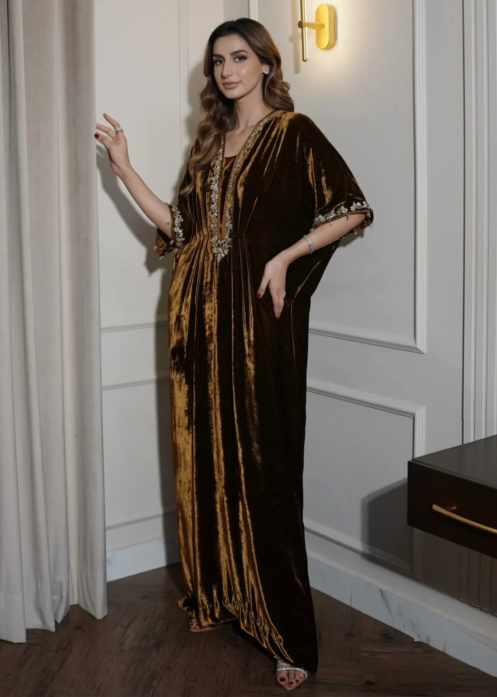 CLEO - Image 3
